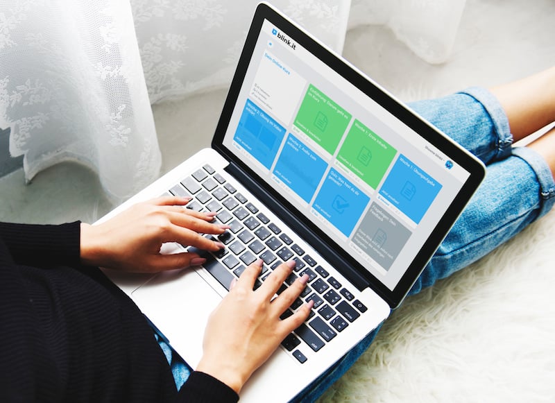 Nur einmal ausprobieren – dann merken auch Technik-Skeptiker, dass digitale Weiterbildung mit einer einfachen Software Spaß machen kann.